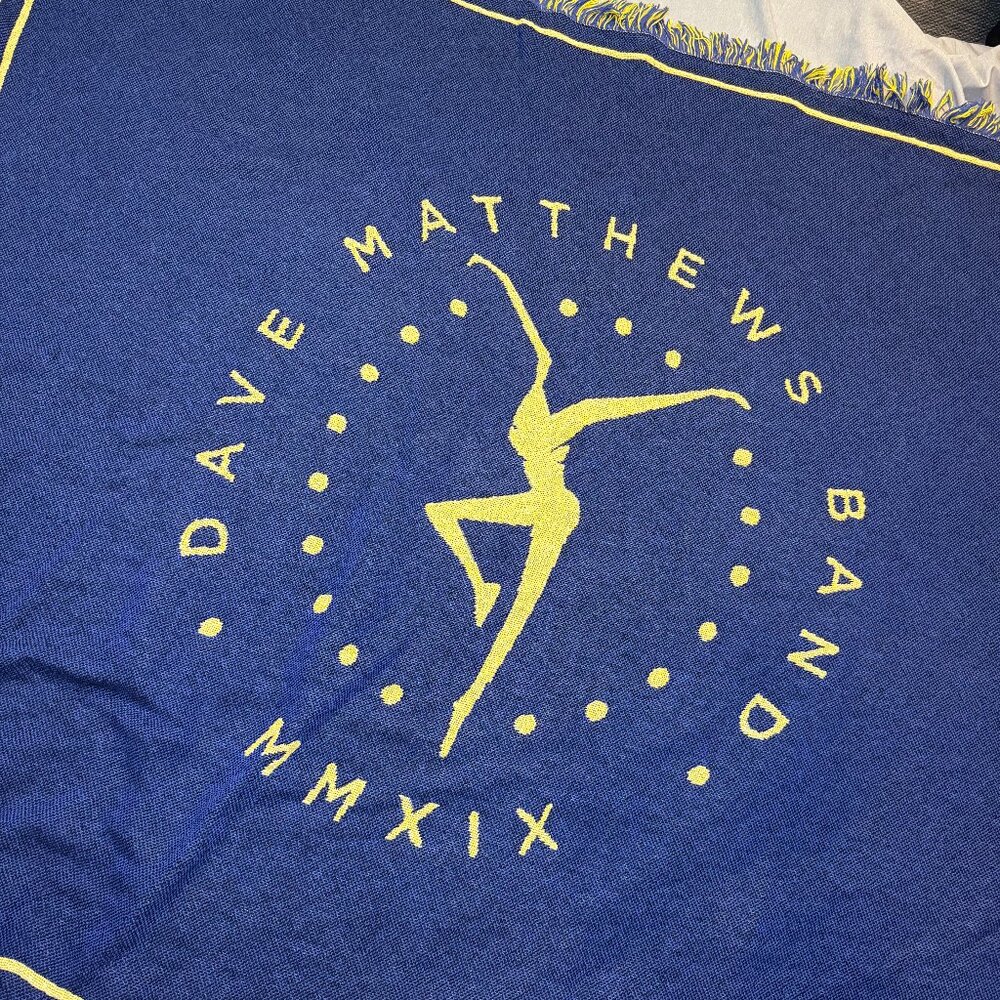 Dave Matthews Band Knit Blanket 2019 49'x58' Concert Merch Rare Navy Yellow